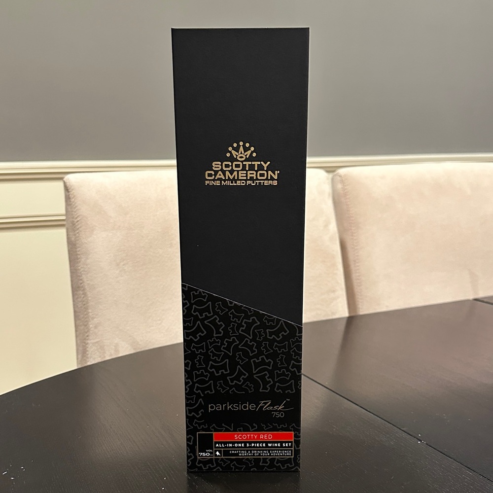 NEW Scotty Cameron Club 2026 Parkside Flask with Gold and Red Accents